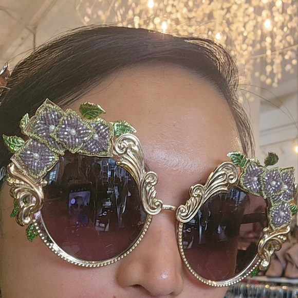 🧨RARE🧨 Dolce & Gabbana Gold Metal in Embroidery Ortensia - Picture 6 of 7